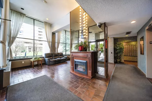 Burnaby, BC V3J 7E3,3737 Bartlett Ct #1101