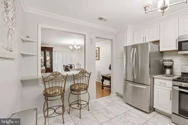 10 PLYMOUTH CT, Bordentown, NJ 08505