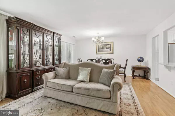 10 PLYMOUTH CT, Bordentown, NJ 08505