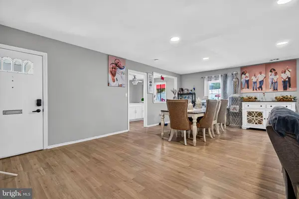 5 BABCOCK LN, Willingboro, NJ 08046