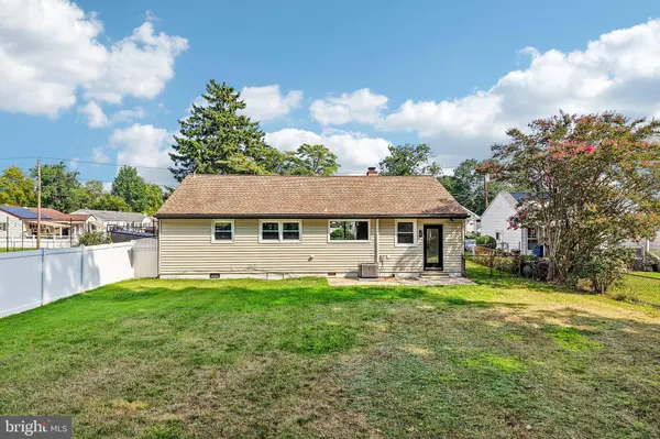 712 E WOODLAWN AVE, Maple Shade, NJ 08052