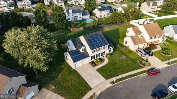 68 LONGWOOD DR, Sicklerville, NJ 08081