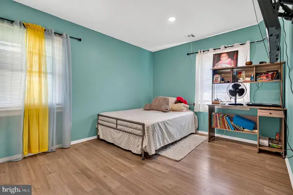 5 BABCOCK LN, Willingboro, NJ 08046