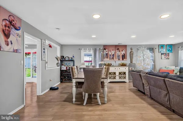 5 BABCOCK LN, Willingboro, NJ 08046