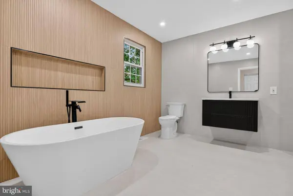 15 W HIGH RIDGE RD, Cherry Hill, NJ 08003