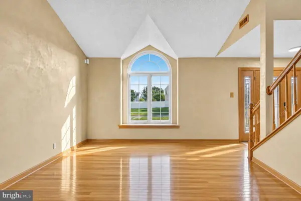 68 LONGWOOD DR, Sicklerville, NJ 08081