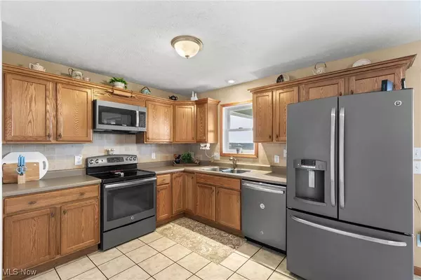 7875 State Route 151, Rayland, OH 43943