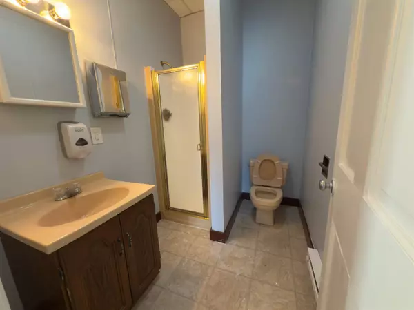 38 Glen AVE, Berlin, NH 03570