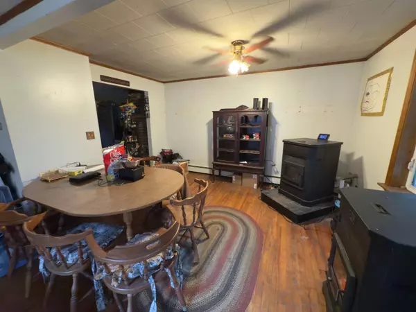 58 Hemlock LN, Berlin, NH 03570