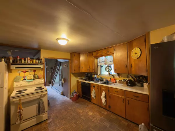 58 Hemlock LN, Berlin, NH 03570