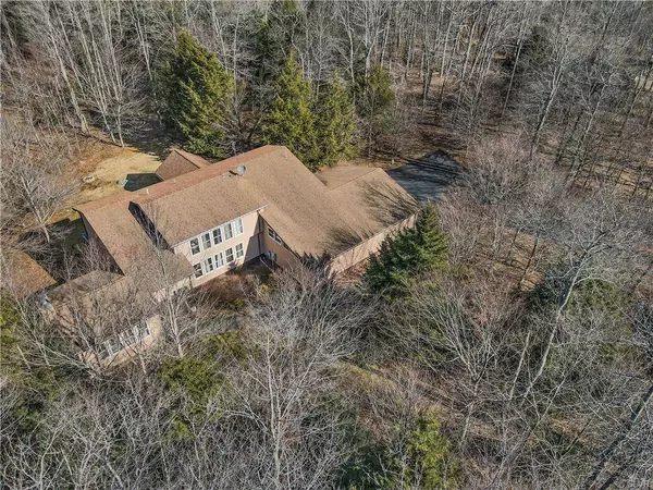 58 Bender Road, Wayne County, PA 18424