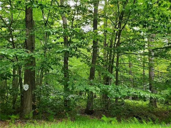 32 Tall Oak DR #Lot 32, Tobyhanna Twp, PA 18347