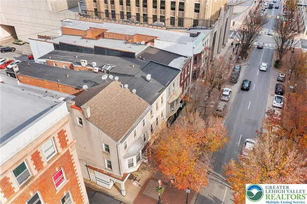 915 W Hamilton ST, Allentown City, PA 18101