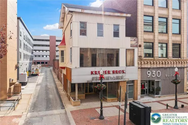 926 W Hamilton ST, Allentown City, PA 18101