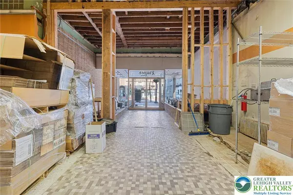 926 W Hamilton ST, Allentown City, PA 18101