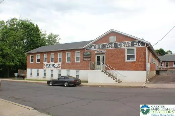 214 S 4th ST #2B, Perkasie Boro, PA 18944