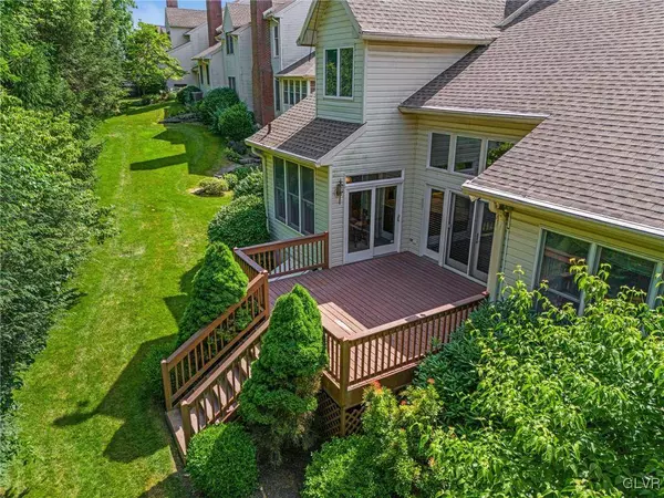 4693 Pinehurst CIR, Upper Saucon Twp, PA 18034