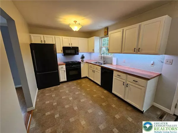 656 Furnace ST, Emmaus Boro, PA 18049