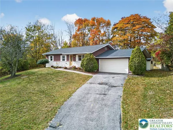 7340 W Hillcrest LN, Slatington Boro, PA 18080