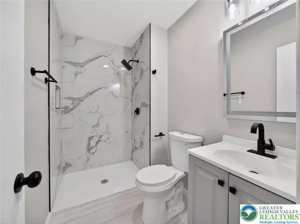 328 41st ST, South Whitehall Twp, PA 18104