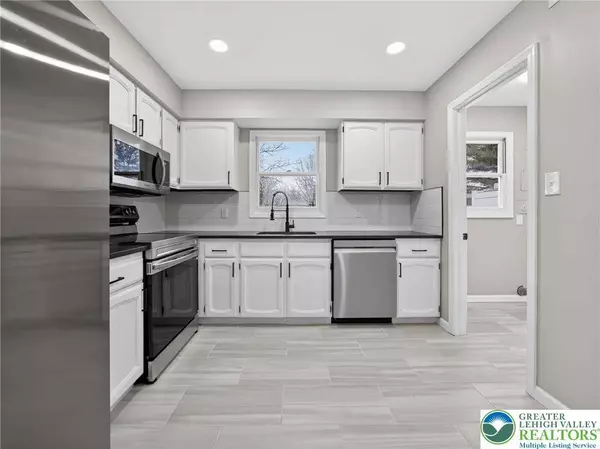 328 41st ST, South Whitehall Twp, PA 18104