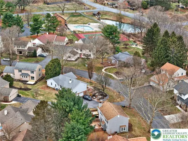 7914 Woodsbluff Run, Upper Macungie Twp, PA 18051