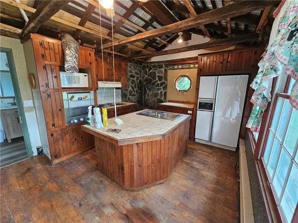9128 Slateville RD, Lynn Twp, PA 19529