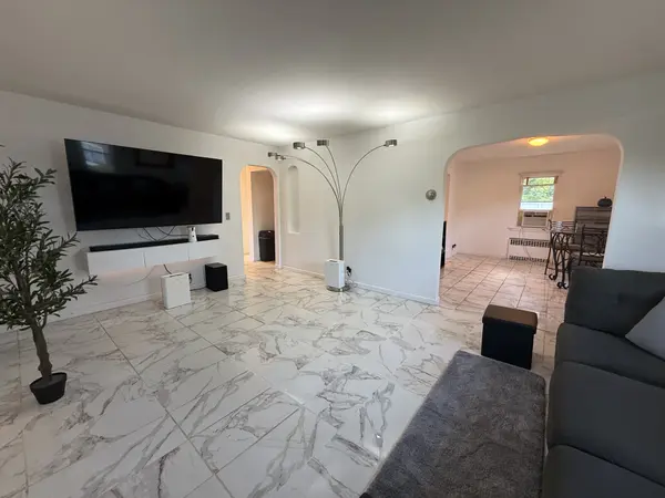 165 Oak Grove Ave, Hasbrouck Heights, NJ 07604-1218