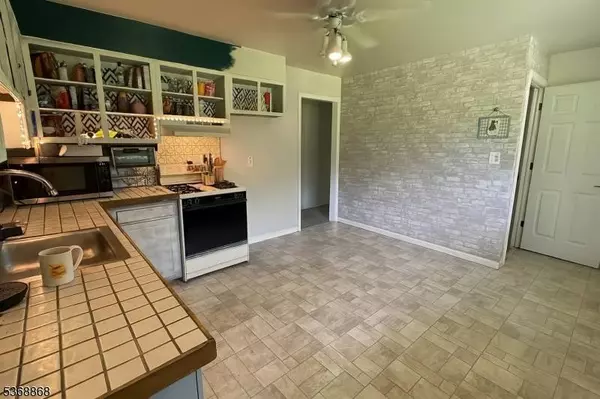 520 County Road 579, Raritan Twp., NJ 08551