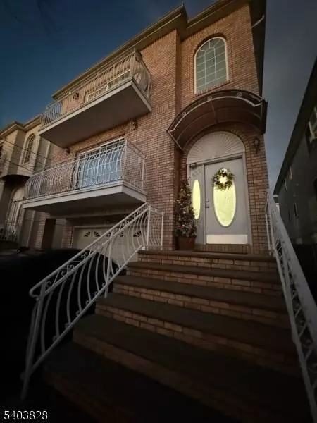 527 4th Ave #1, Elizabeth City, NJ 07202