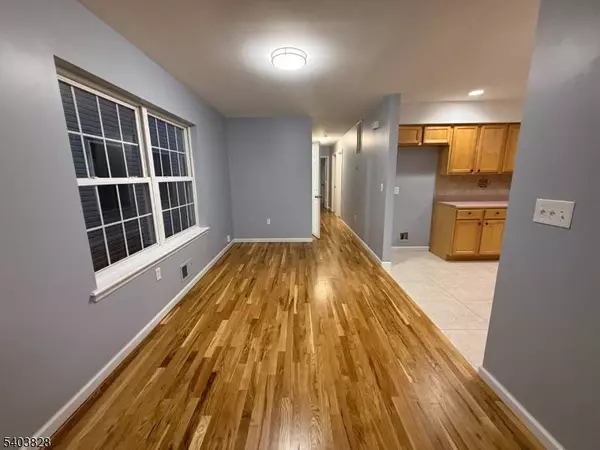 527 4th Ave #1, Elizabeth City, NJ 07202