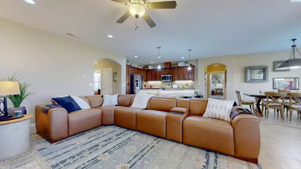 2900 Crosswater Loop, Richland, WA 99354