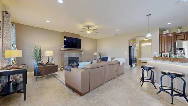 2900 Crosswater Loop, Richland, WA 99354