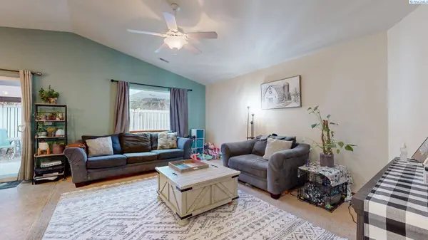 1642 Cactus Loop, Richland, WA 99352