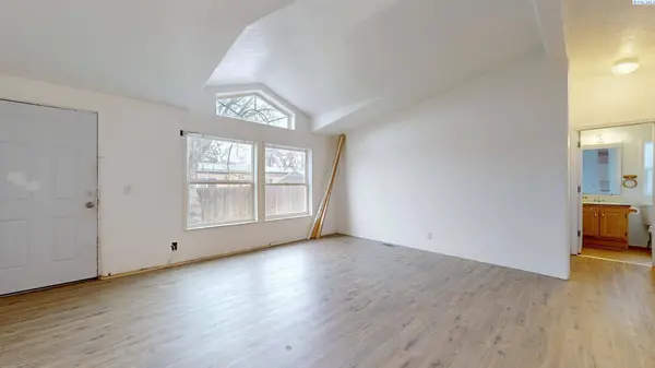 2906 W 7th Avenue #32, Kennewick, WA 99336