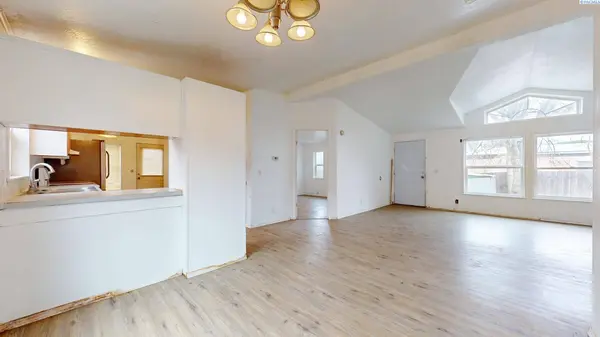 2906 W 7th Avenue #32, Kennewick, WA 99336