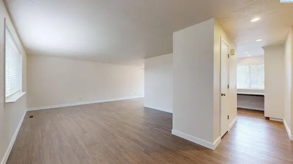 101204 E Clover Road, Kennewick, WA 99338