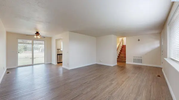 101204 E Clover Road, Kennewick, WA 99338
