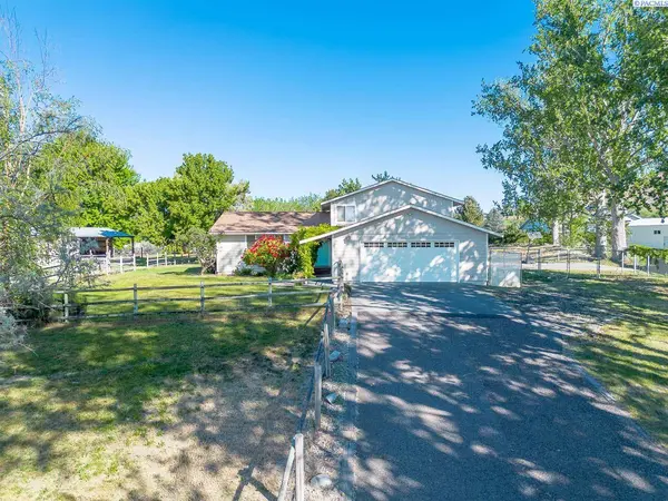 101204 E Clover Road, Kennewick, WA 99338