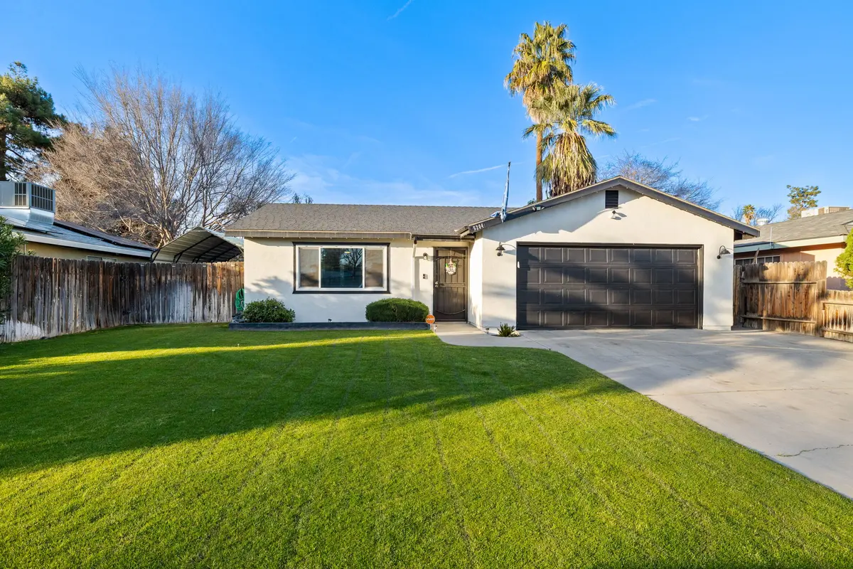 5204 Appletree Ln, Bakersfield, CA 93309-5717