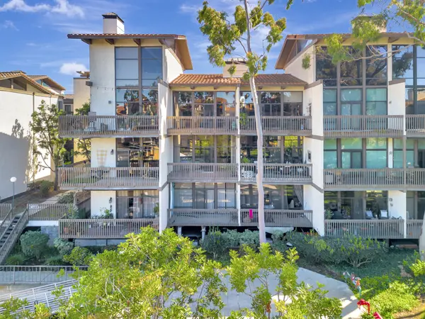 8317 Marina Pacifica Dr N, Long Beach, CA 90803-3805