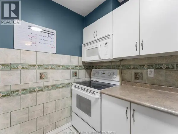 1390 LAUZON RD #120, Windsor, ON N8S3N1