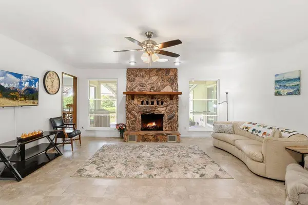 1660 Stabler LN, Yuba City, CA 95993