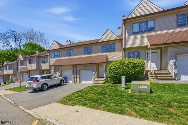 11 Deer Hill Ct, Boonton Town, NJ 07005