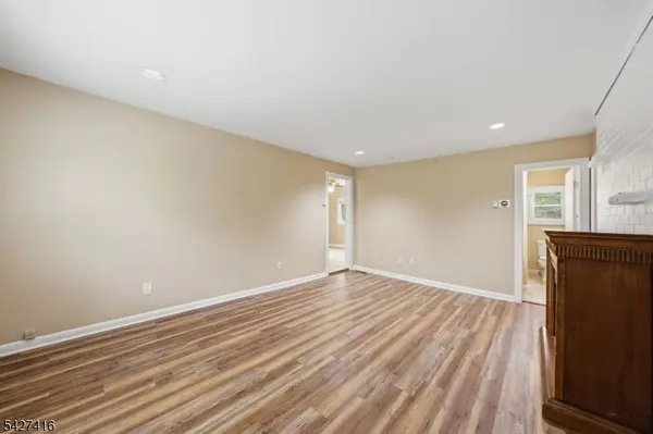 32 Coolidge Trl, Hopatcong Boro, NJ 07843
