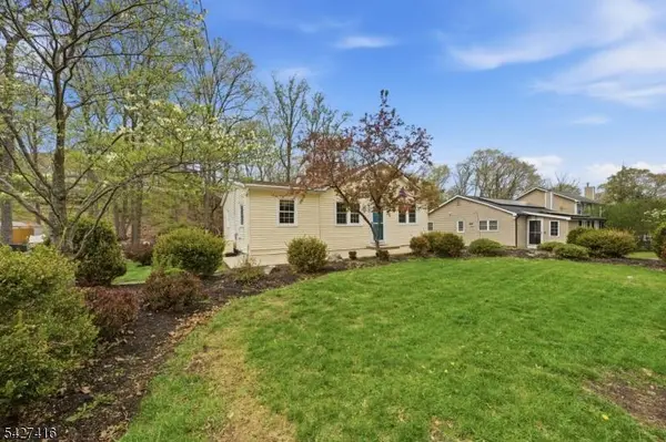 32 Coolidge Trl, Hopatcong Boro, NJ 07843