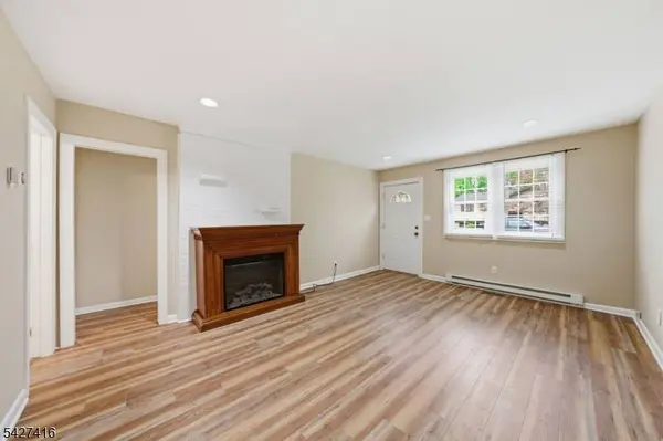 32 Coolidge Trl, Hopatcong Boro, NJ 07843