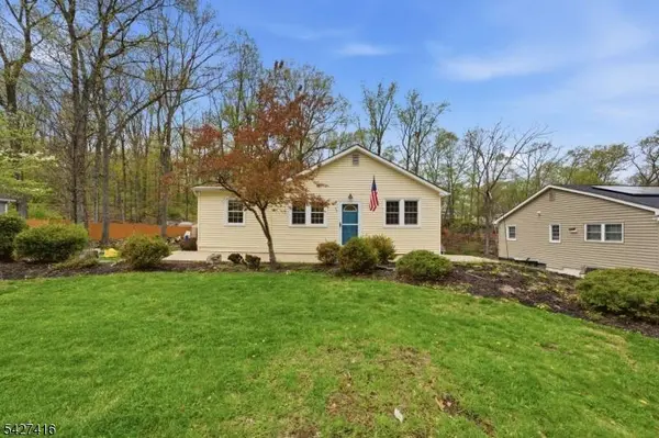 32 Coolidge Trl, Hopatcong Boro, NJ 07843
