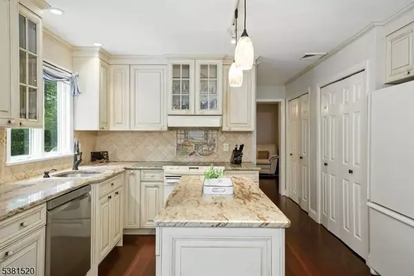 10 Birchwood Ln, Boonton Twp., NJ 07005