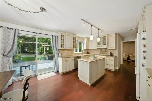 10 Birchwood Ln, Boonton Twp., NJ 07005